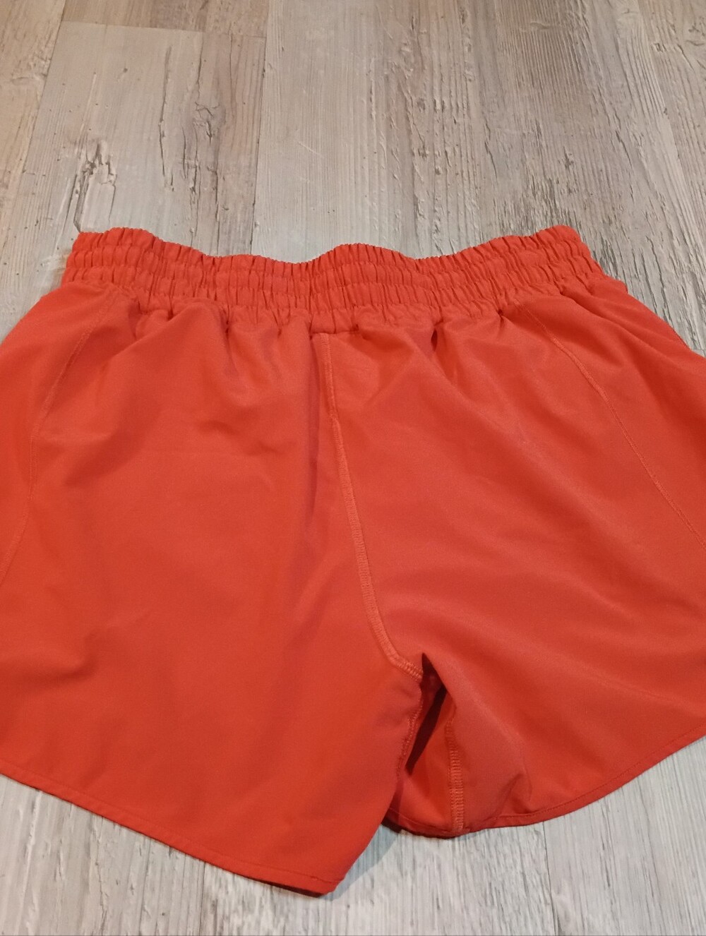 Lululemon - Picture 3 of 6